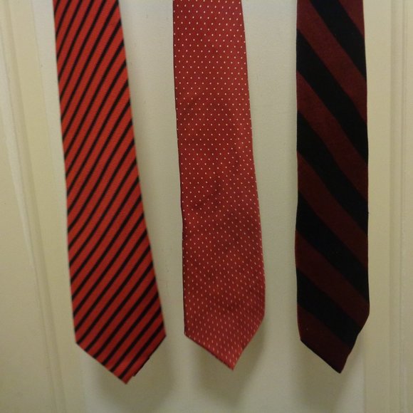 VINTAGE 3 MENS SILK TIES